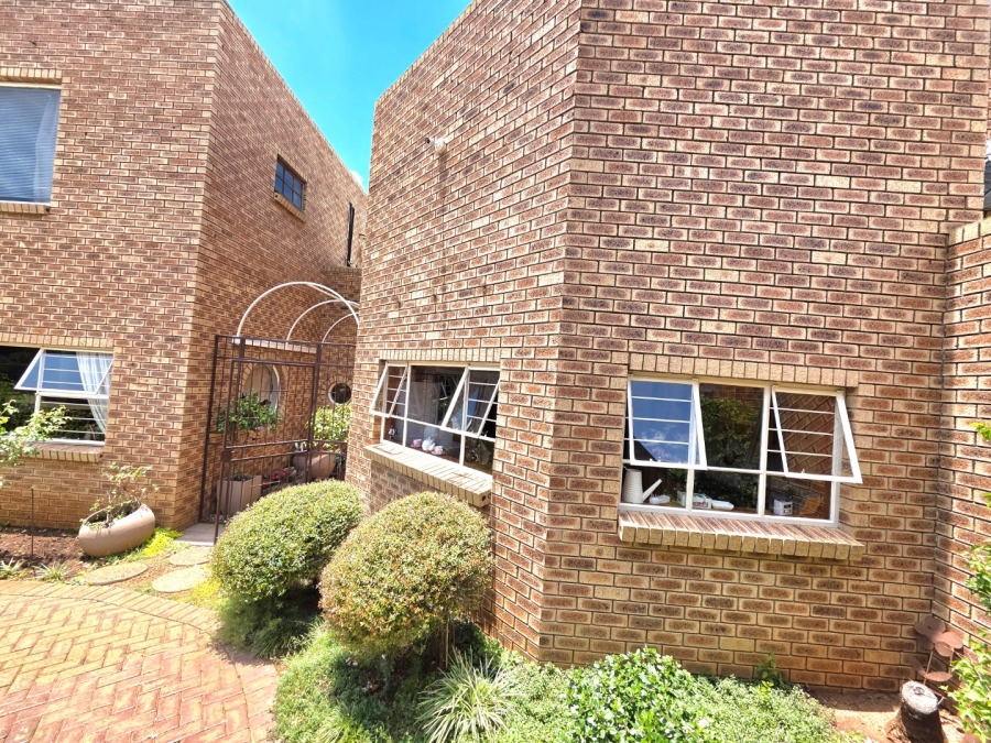 5 Bedroom Property for Sale in Panorama Free State